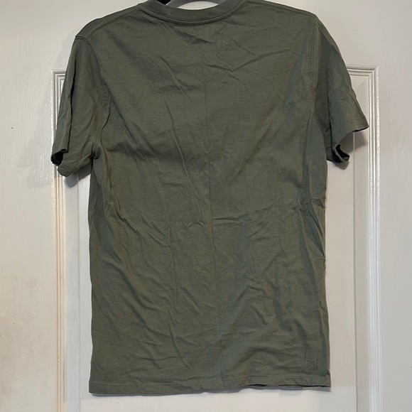 Old Navy Green Short Sleeve Tee with Minimalist SUV Design - Picture 2 of 6